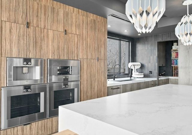 2619 BAYSHORE BOULEVARD 200, Tampa, FL 33629