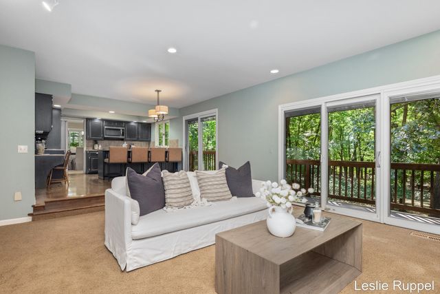 1700 Mont Rue Drive Se, Cascade Twp, MI 49546