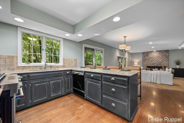 1700 Mont Rue Drive Se, Cascade Twp, MI 49546