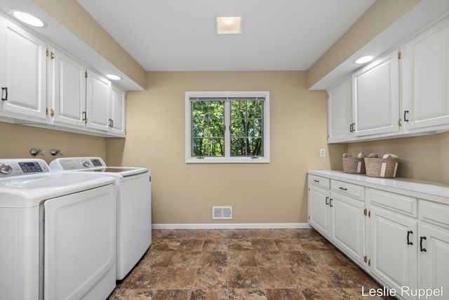 1700 Mont Rue Drive Se, Cascade Twp, MI 49546