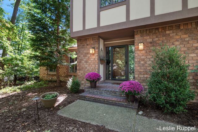 1700 Mont Rue Drive Se, Cascade Twp, MI 49546