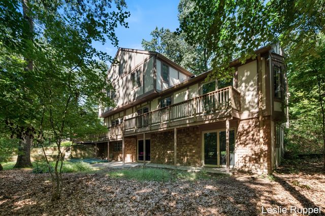 1700 Mont Rue Drive Se, Cascade Twp, MI 49546