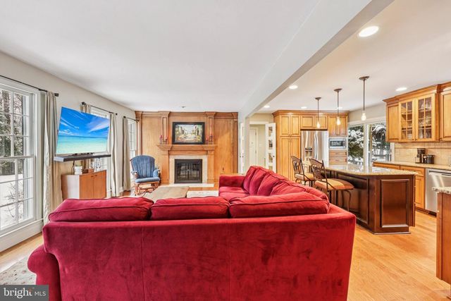 11713 AYRESHIRE RD, Oakton, VA 22124