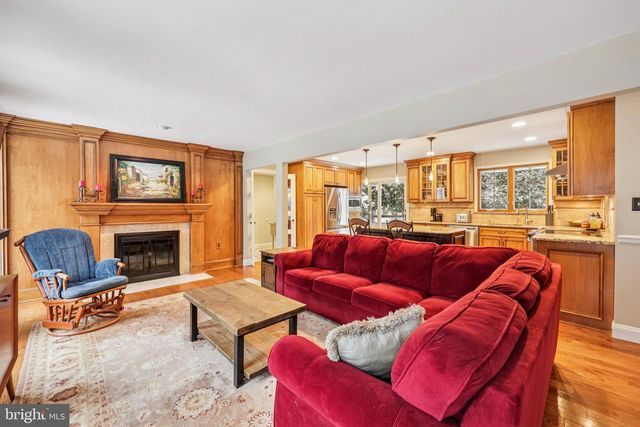 11713 AYRESHIRE RD, Oakton, VA 22124