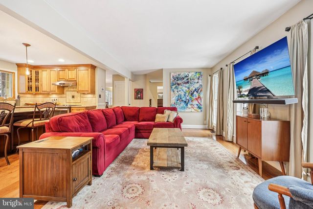 11713 AYRESHIRE RD, Oakton, VA 22124