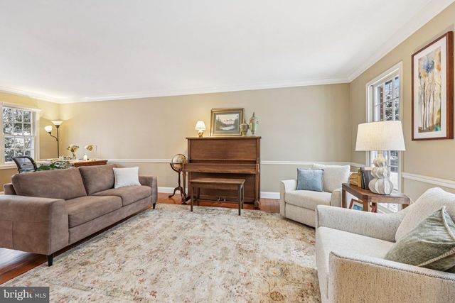 11713 AYRESHIRE RD, Oakton, VA 22124