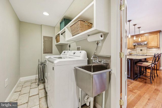 11713 AYRESHIRE RD, Oakton, VA 22124