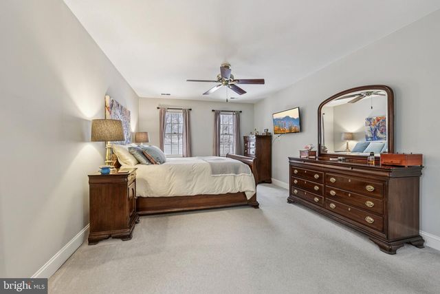 11713 AYRESHIRE RD, Oakton, VA 22124