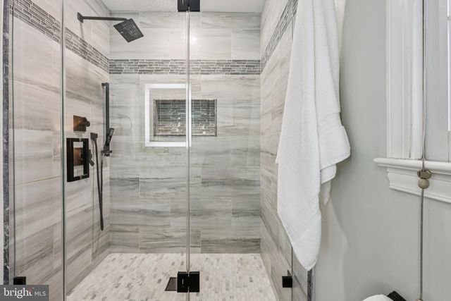 11713 AYRESHIRE RD, Oakton, VA 22124