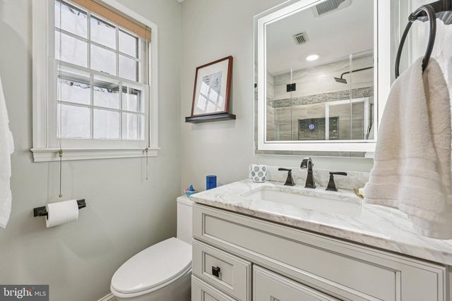 11713 AYRESHIRE RD, Oakton, VA 22124