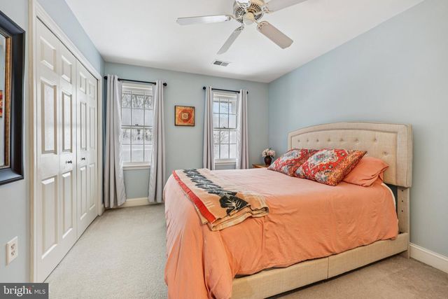 11713 AYRESHIRE RD, Oakton, VA 22124