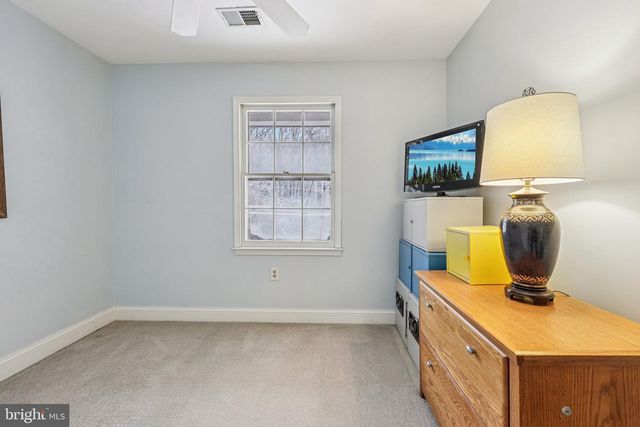 11713 AYRESHIRE RD, Oakton, VA 22124