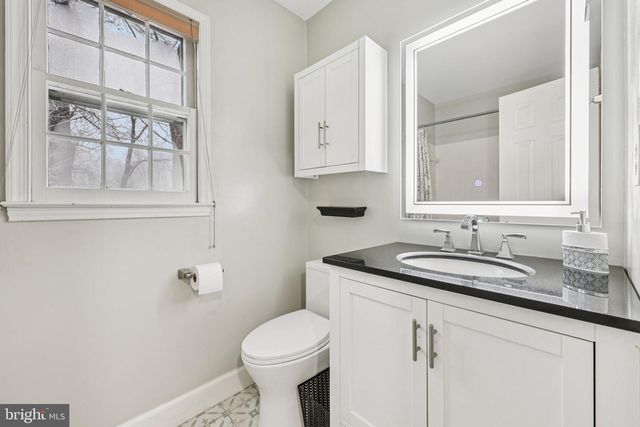 11713 AYRESHIRE RD, Oakton, VA 22124