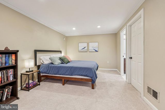 11713 AYRESHIRE RD, Oakton, VA 22124