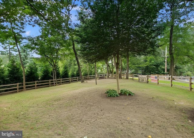 11713 AYRESHIRE RD, Oakton, VA 22124