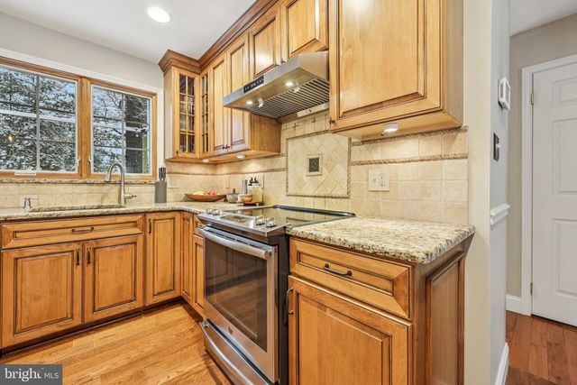 11713 AYRESHIRE RD, Oakton, VA 22124