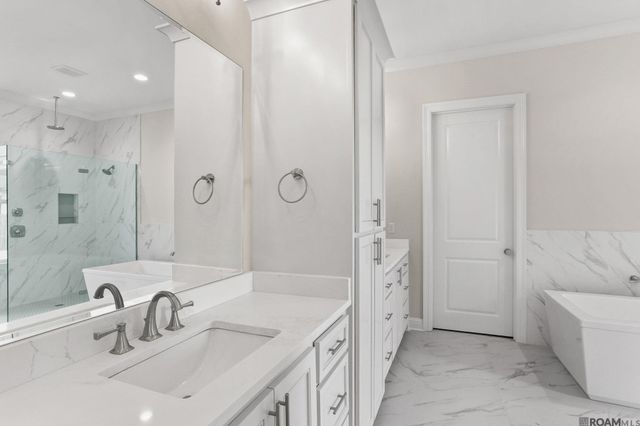4421 Camargue Avenue, Baton Rouge, LA 70820