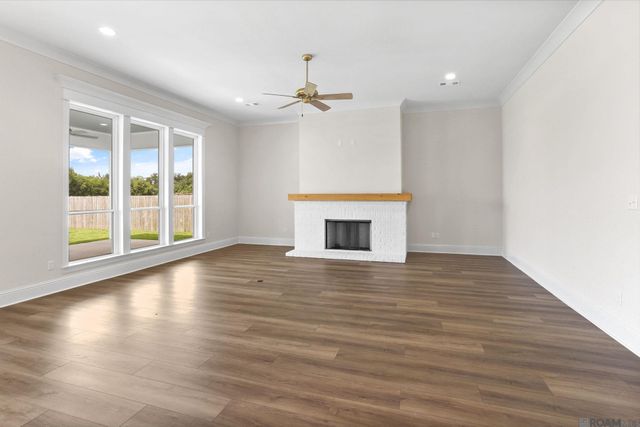 4421 Camargue Avenue, Baton Rouge, LA 70820