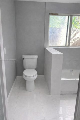 9407 NW 4th Ave, Miami, FL 33150