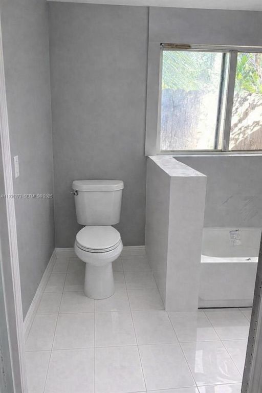 Image 2 of property listing at 9407 NW 4th Ave, Miami, FL 33150