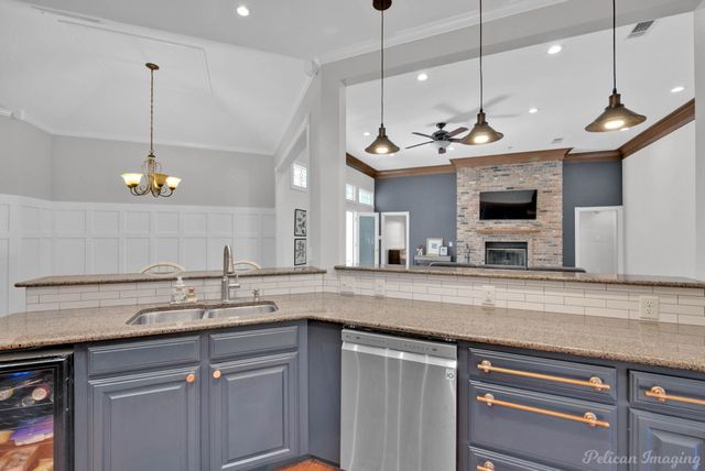 5526 Lake Side Drive, Bossier City, LA 71111