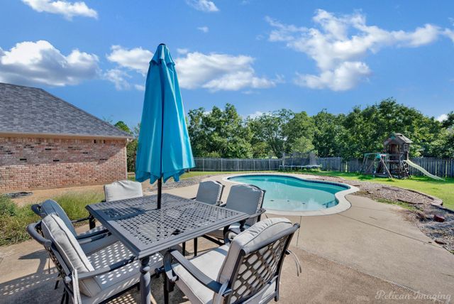 5526 Lake Side Drive, Bossier City, LA 71111