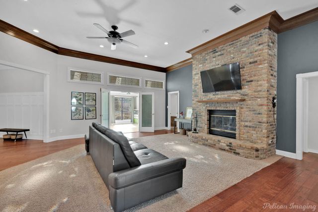 5526 Lake Side Drive, Bossier City, LA 71111