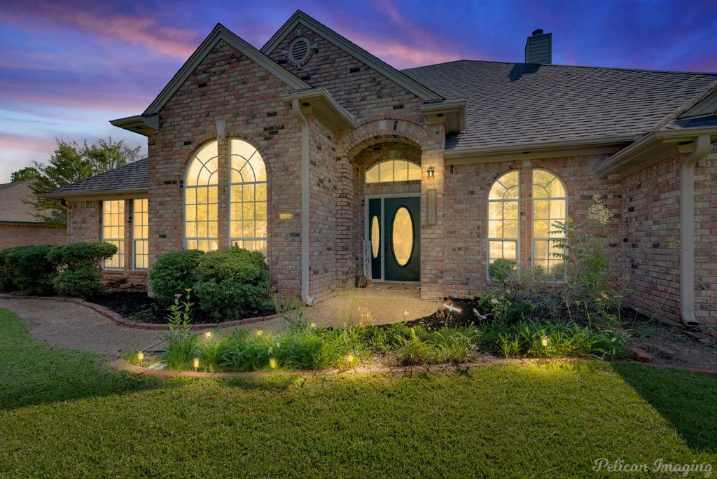 5526 Lake Side Drive, Bossier City, LA 71111