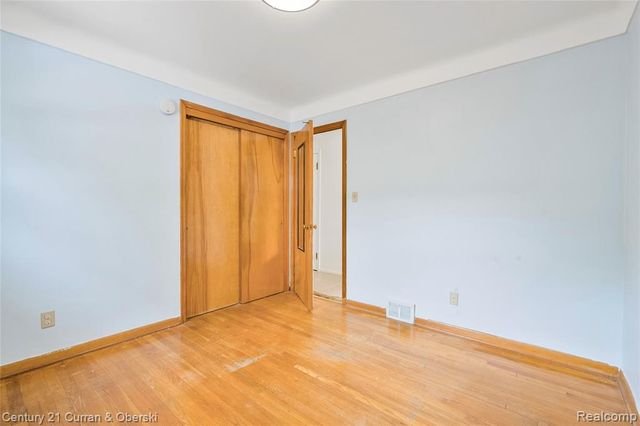 7602 Highview Street, Dearborn Heights, MI 48127