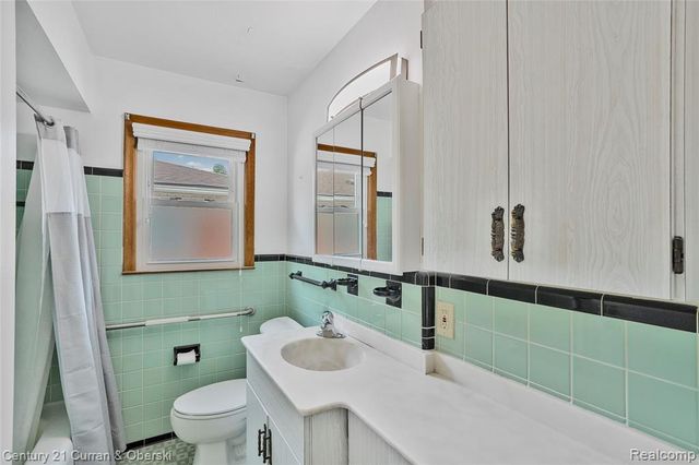 7602 Highview Street, Dearborn Heights, MI 48127