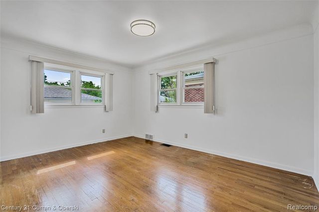 7602 Highview Street, Dearborn Heights, MI 48127