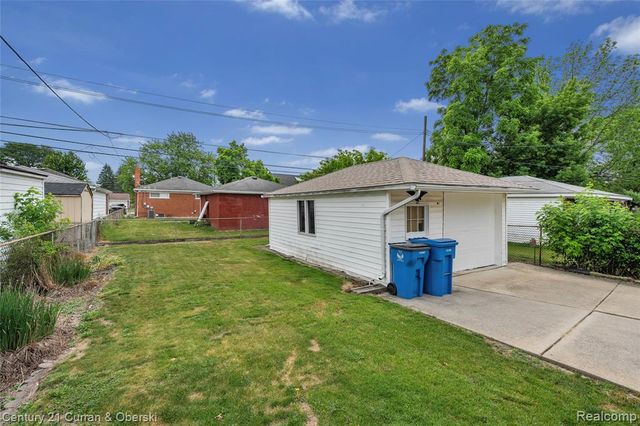 7602 Highview Street, Dearborn Heights, MI 48127