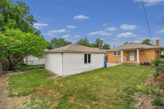 7602 Highview Street, Dearborn Heights, MI 48127