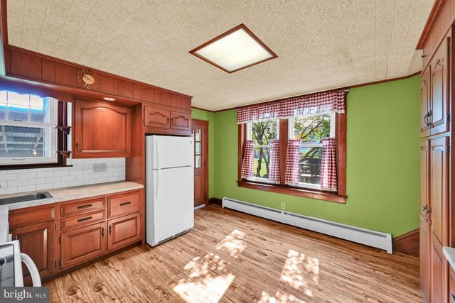 329 W PENN AVE, Robesonia, PA 19551