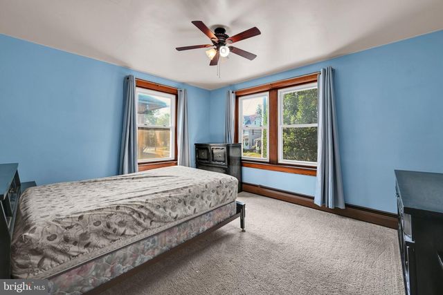 329 W PENN AVE, Robesonia, PA 19551