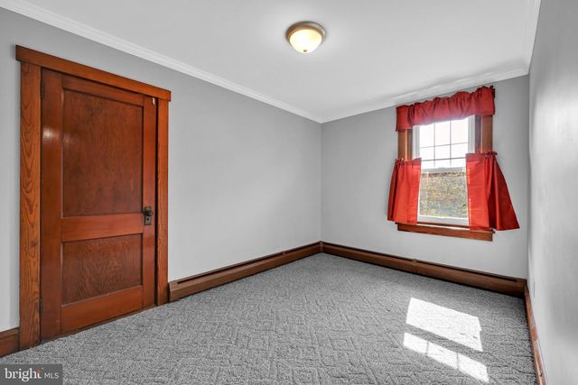 329 W PENN AVE, Robesonia, PA 19551