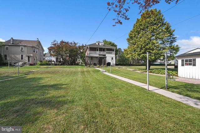 329 W PENN AVE, Robesonia, PA 19551