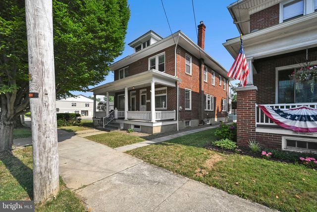329 W PENN AVE, Robesonia, PA 19551