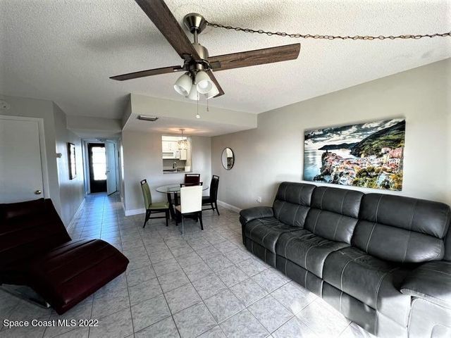 7101 Ridgewood Avenue 203, Cape Canaveral, FL 32920