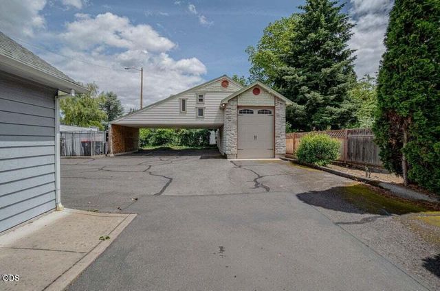 11 Tripp Street, Medford, OR 97504
