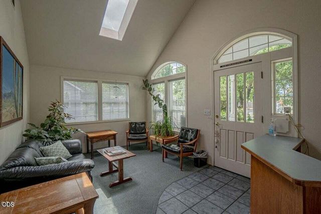11 Tripp Street, Medford, OR 97504