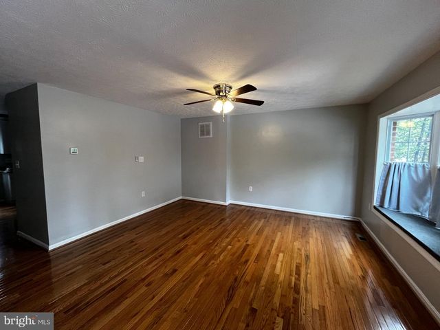 202 CARROLL DR, Stephens City, VA 22655