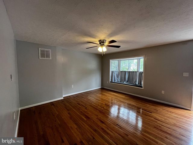 202 CARROLL DR, Stephens City, VA 22655