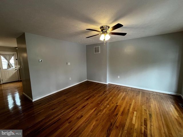 202 CARROLL DR, Stephens City, VA 22655