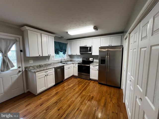 202 CARROLL DR, Stephens City, VA 22655