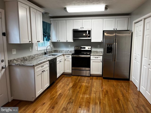 202 CARROLL DR, Stephens City, VA 22655