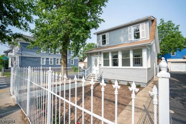 190 Alexander St, Newark City, NJ 07106