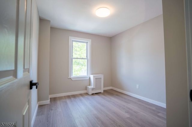 190 Alexander St, Newark City, NJ 07106