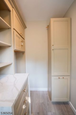 190 Alexander St, Newark City, NJ 07106