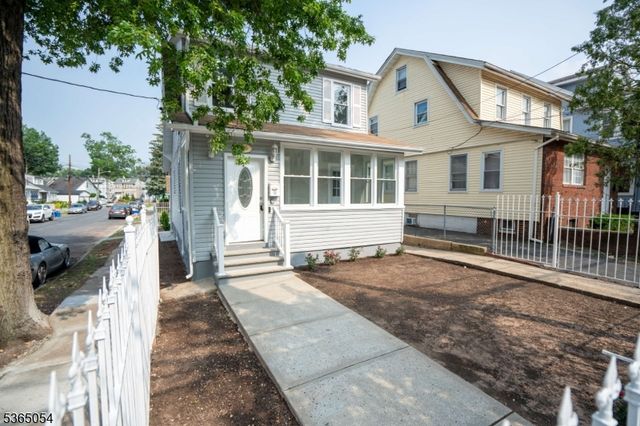 190 Alexander St, Newark City, NJ 07106